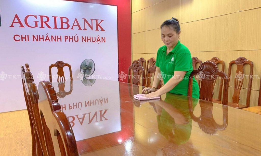 Hình ảnh: Mô tả công việc vệ sinh  bàn phòng họp