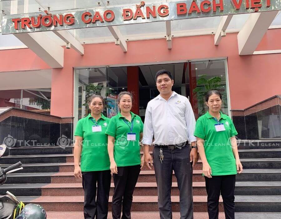 Nhân viên vệ sinh trường học TKT Clean