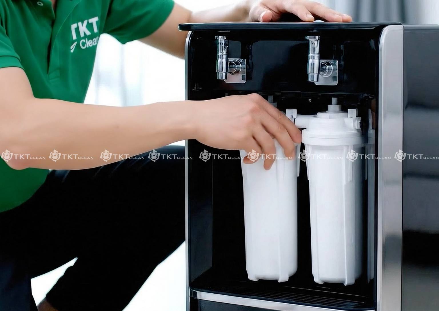 nhan vien tktclean kiem tra loi loc